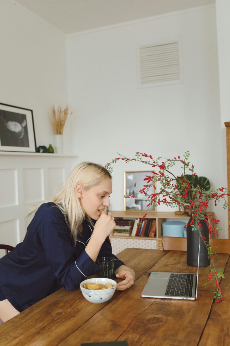 A Complete Guide for Professional Women in E-commerce