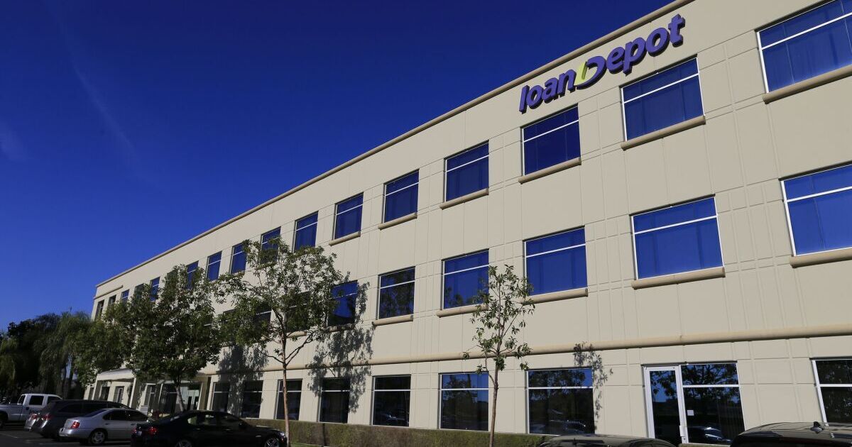 LoanDepot bets on refi wave with wholesale return